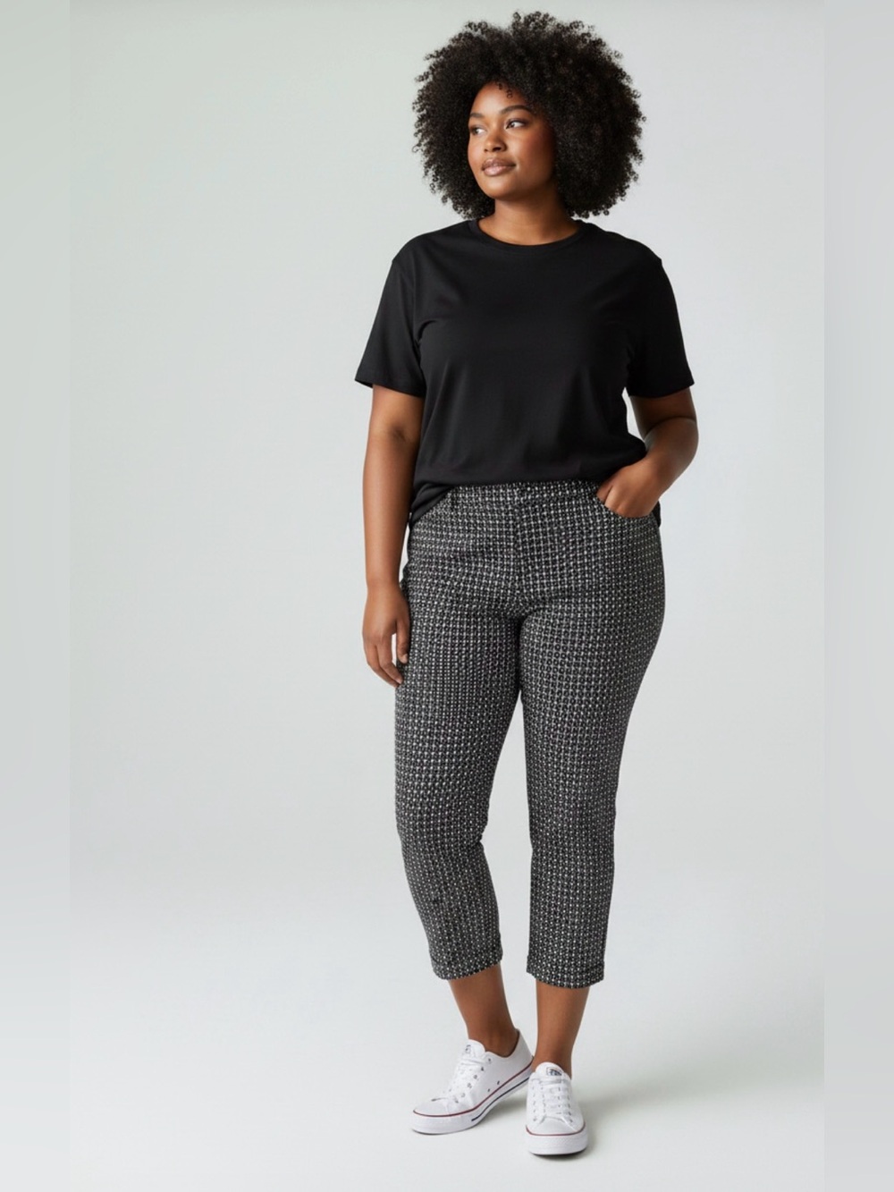 Roz & Ali Women's 18 Pull On Capri Pants Comfort Stretch Geometric Preppy